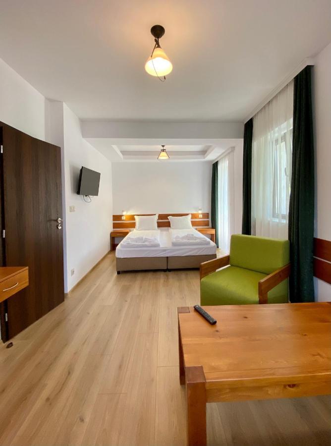 בנסקו Edelweiss Central Hotel מראה חיצוני תמונה